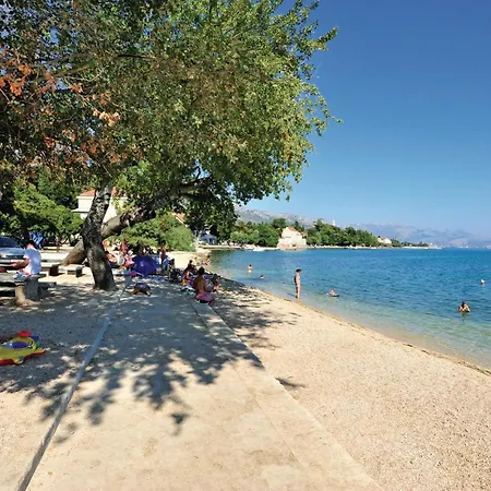 Cozy In Kastel Luksic With Kitchen Kastela