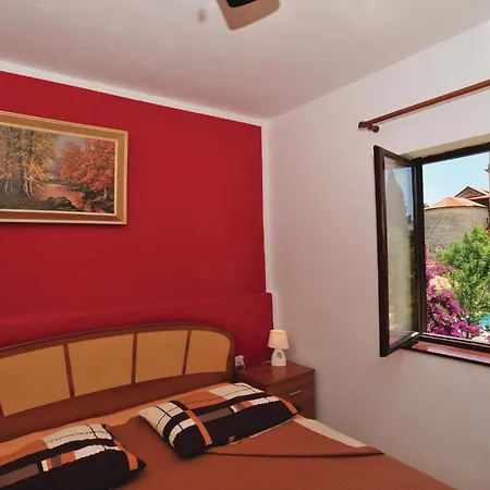 Cozy In Kastel Luksic With Kitchen